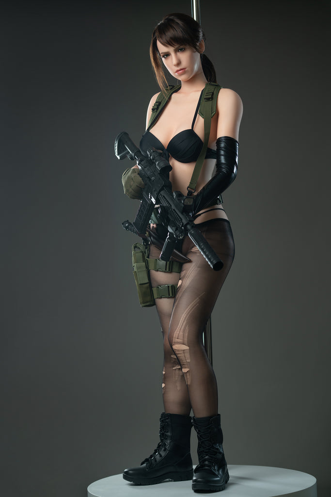 Quiet's outfit