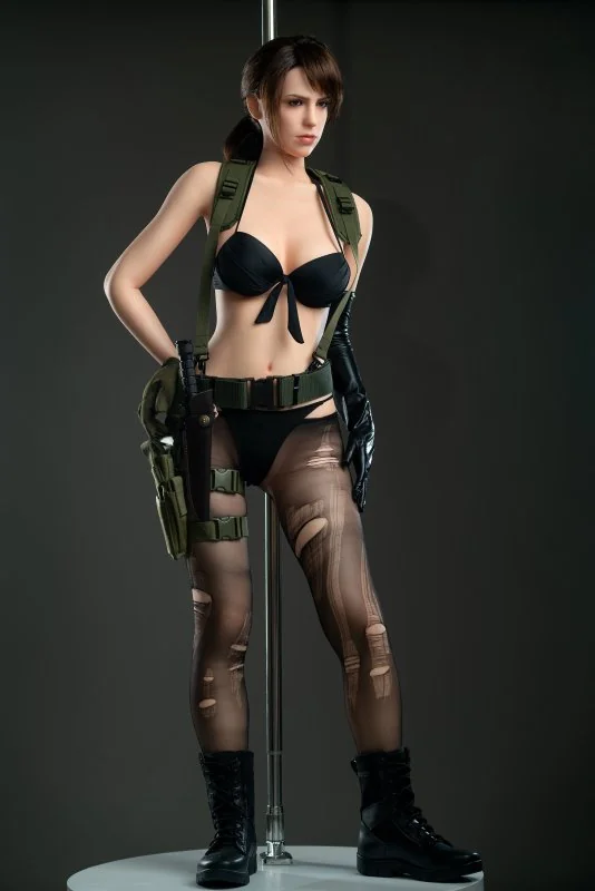 Quiet's outfit